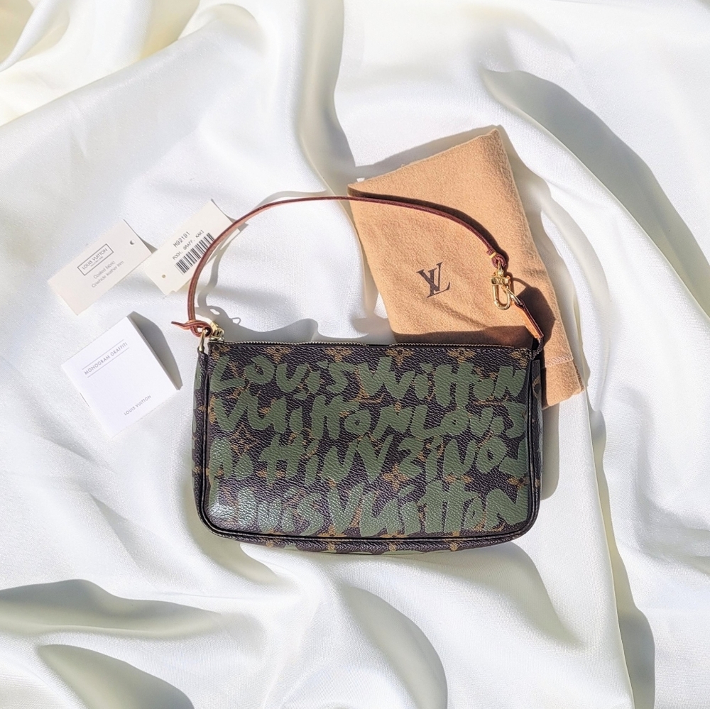🦄 LOUIS VUITTON GRAFFITI POCHETTE 🦄